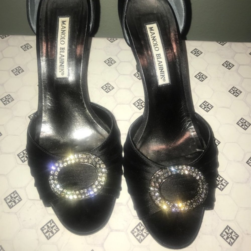 SOLD Manolo Blahnik Satin D'Orsay Pumps - Picture 1 of 5